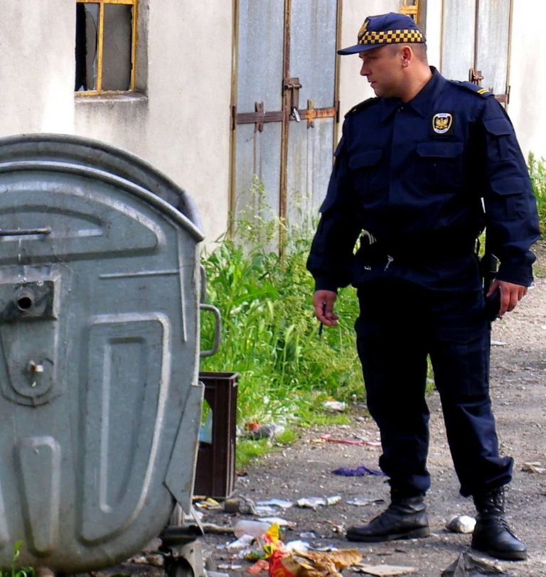 kontrola pojemników na śmieci