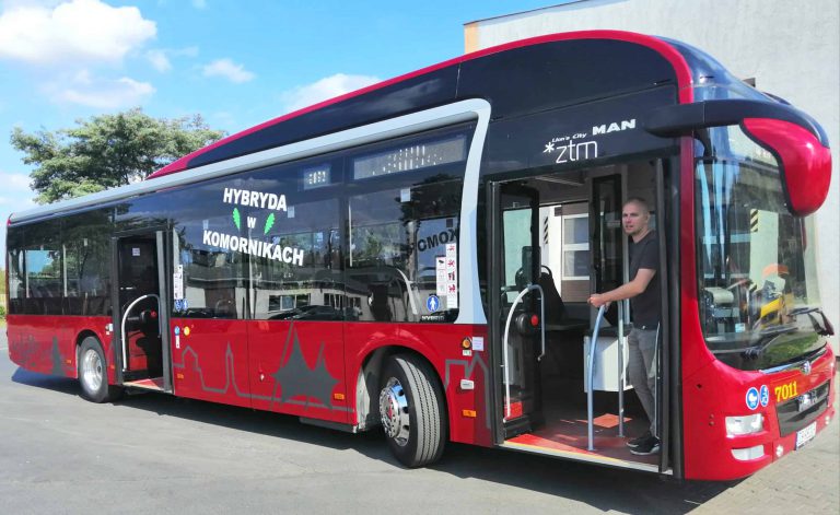 autobus hybrydowy komorniki
