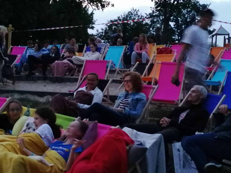 kino plaża chomęcice