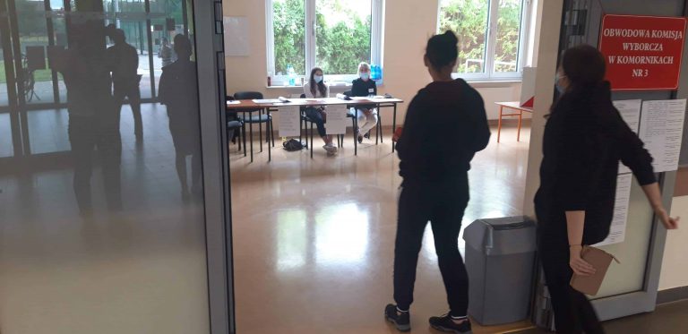 wybory w komornikach