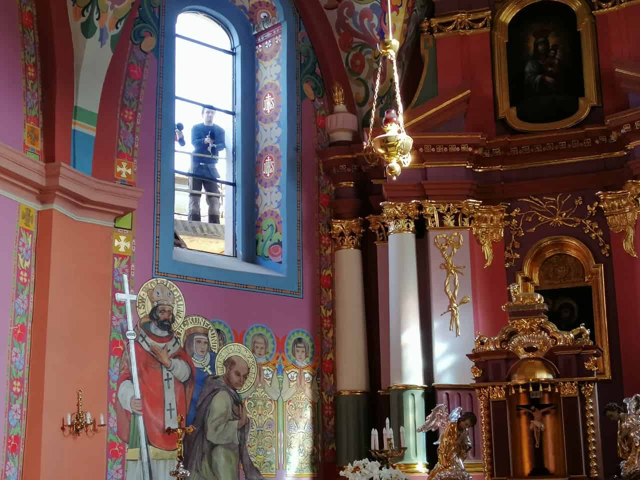 remont kościoła w komornikach