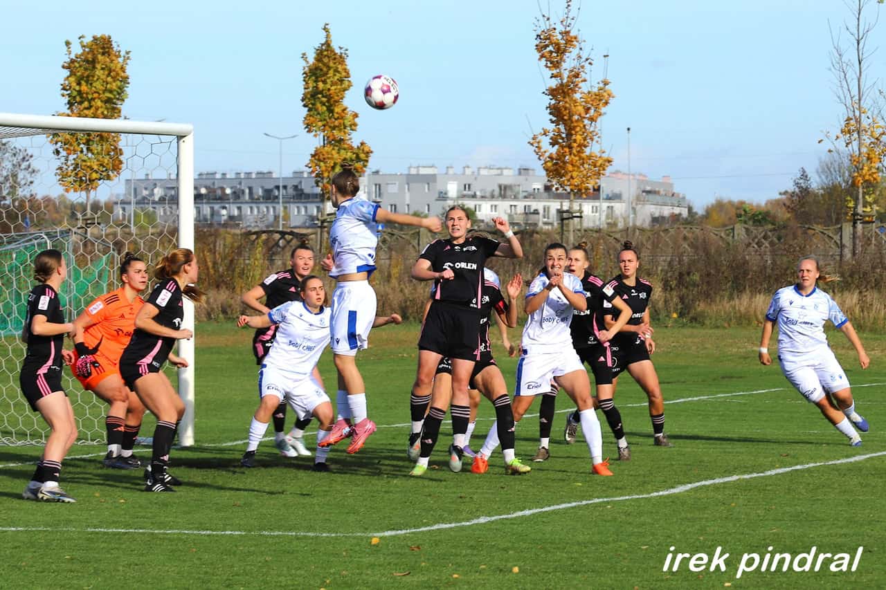 Zwycięstwo Lechitek w ostatnim domowym meczu