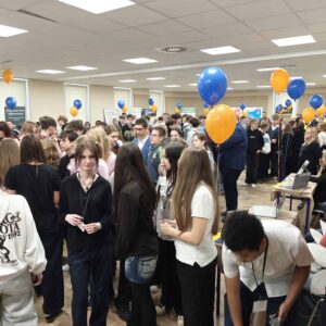 Jaką szkołę wybrać? Ósmoklasiści na targach